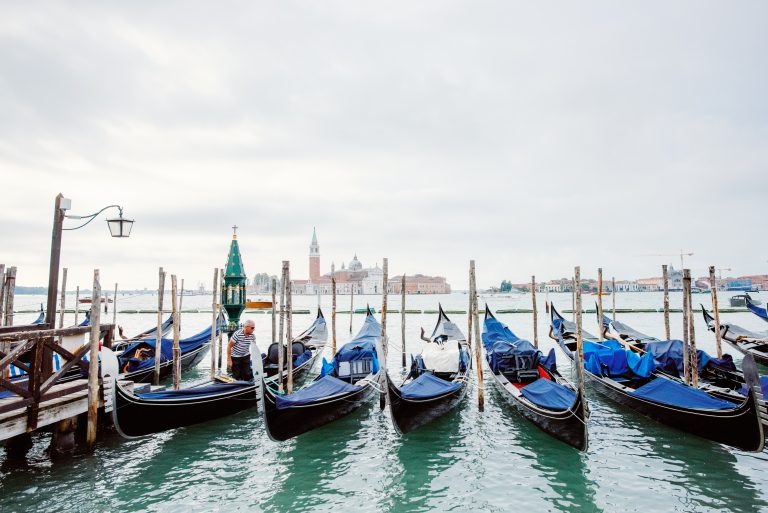 elopement photographer venice italy